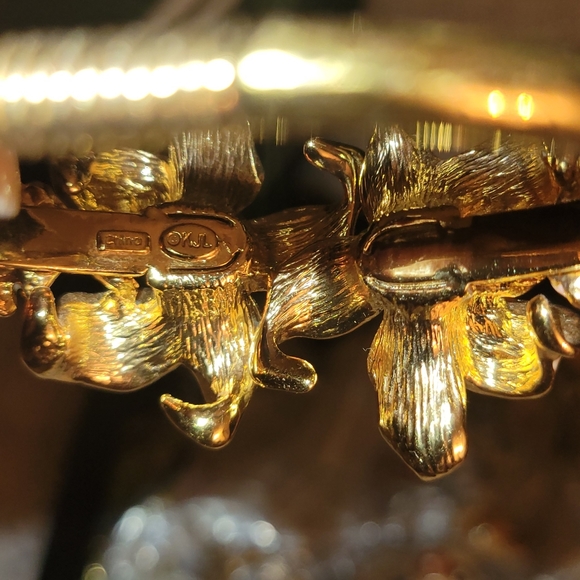 Signed Kenneth Jay Lane KJL Flowers White Pink Enamel Cuff Bracelet - Picture 5 of 5